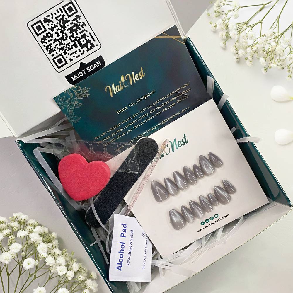 24-Piece Sheer Lavender Cat Eye Effect Nails Reusable Press On Nail