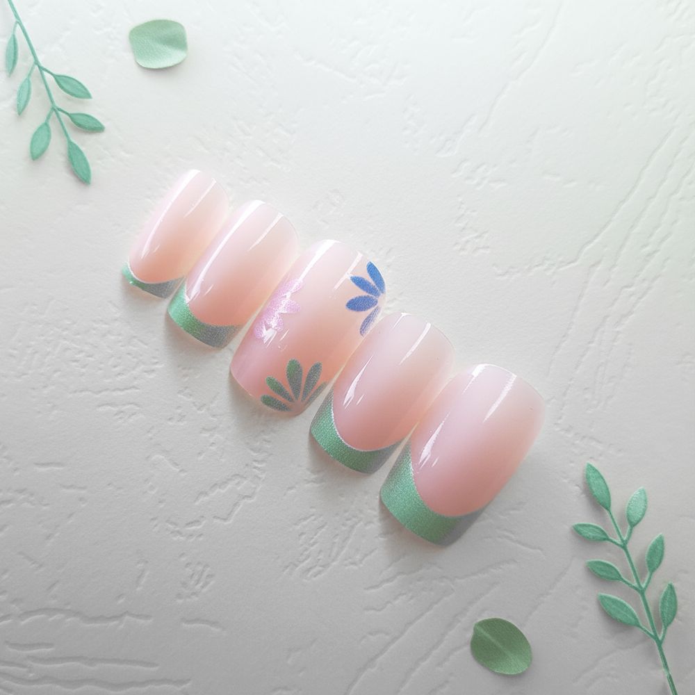 12-picese Neon Mint Daisy  Square French Tip Reusable Press On Nail